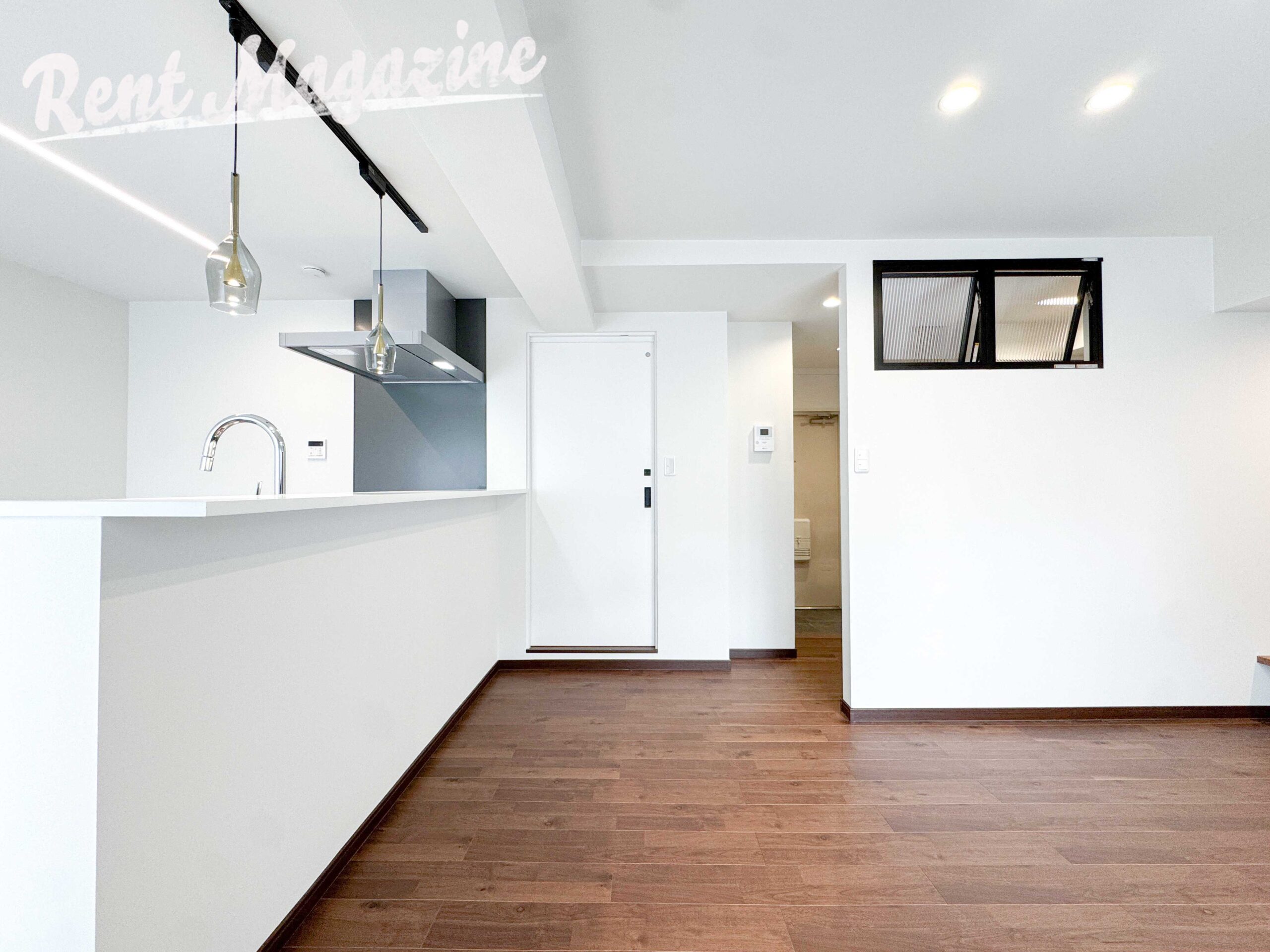 建物の落ち着きと室内の新しさ